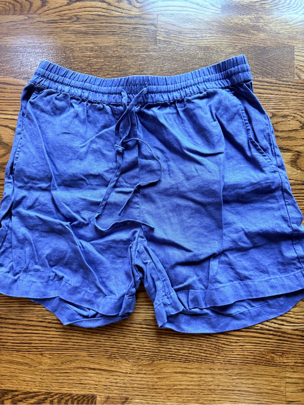 J.McLaughlin Linen shorts. Elastic waist with tie. Pockets.Size S EUC 5” inseam